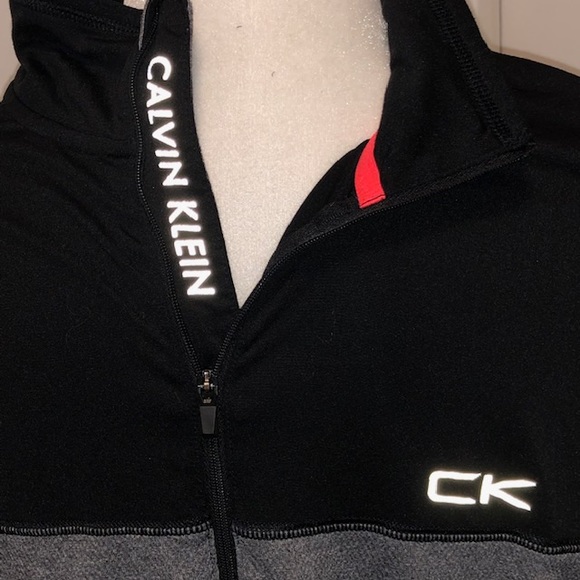 Calvin Klein Sweatshirt size Med - Picture 2 of 5